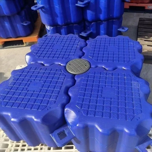 Fiskebåtar av plast har många fördelar, och rotationsformningsteknik är att f...